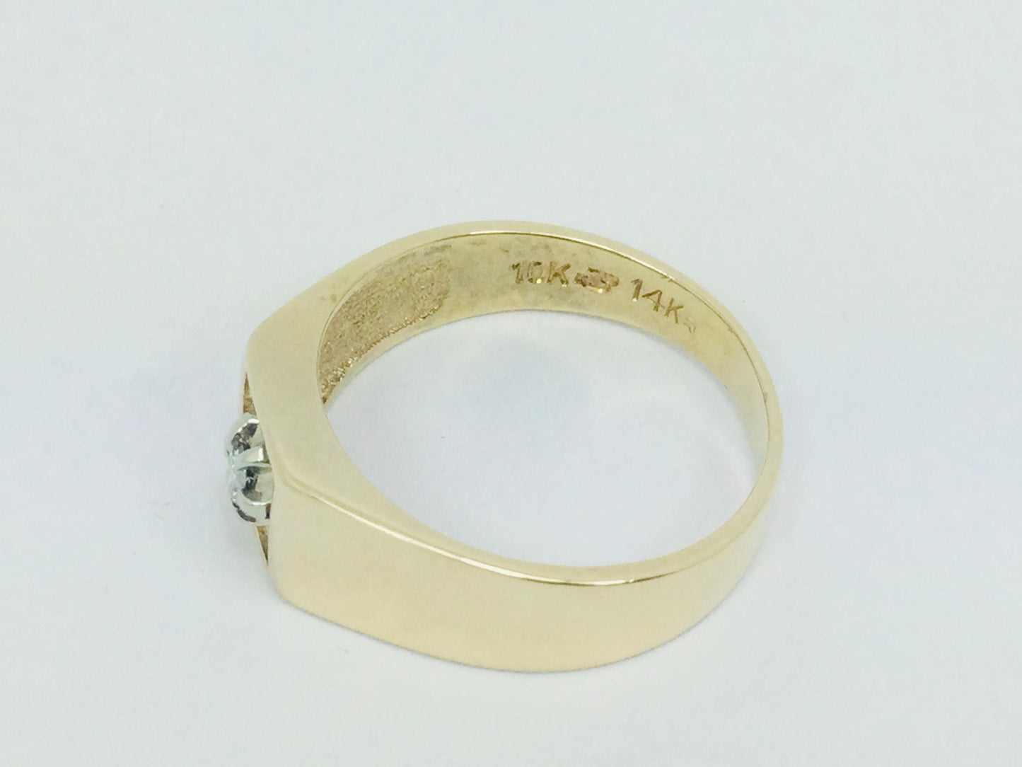 10k-14k Yellow Gold 8pt Round Cut Diamond Solitaire Ring