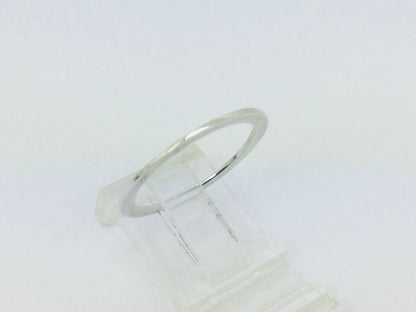 18k White Gold Thin Band Ring