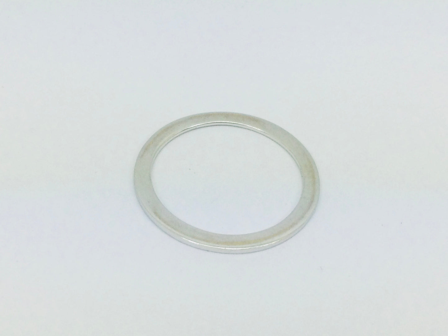 18k White Gold Thin Band Ring