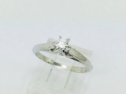18k White Gold Round Cut 15pt Diamond Solitaire Ring