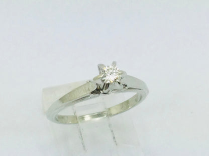 18k White Gold Round Cut 15pt Diamond Solitaire Ring