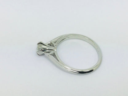 18k White Gold Round Cut 15pt Diamond Solitaire Ring