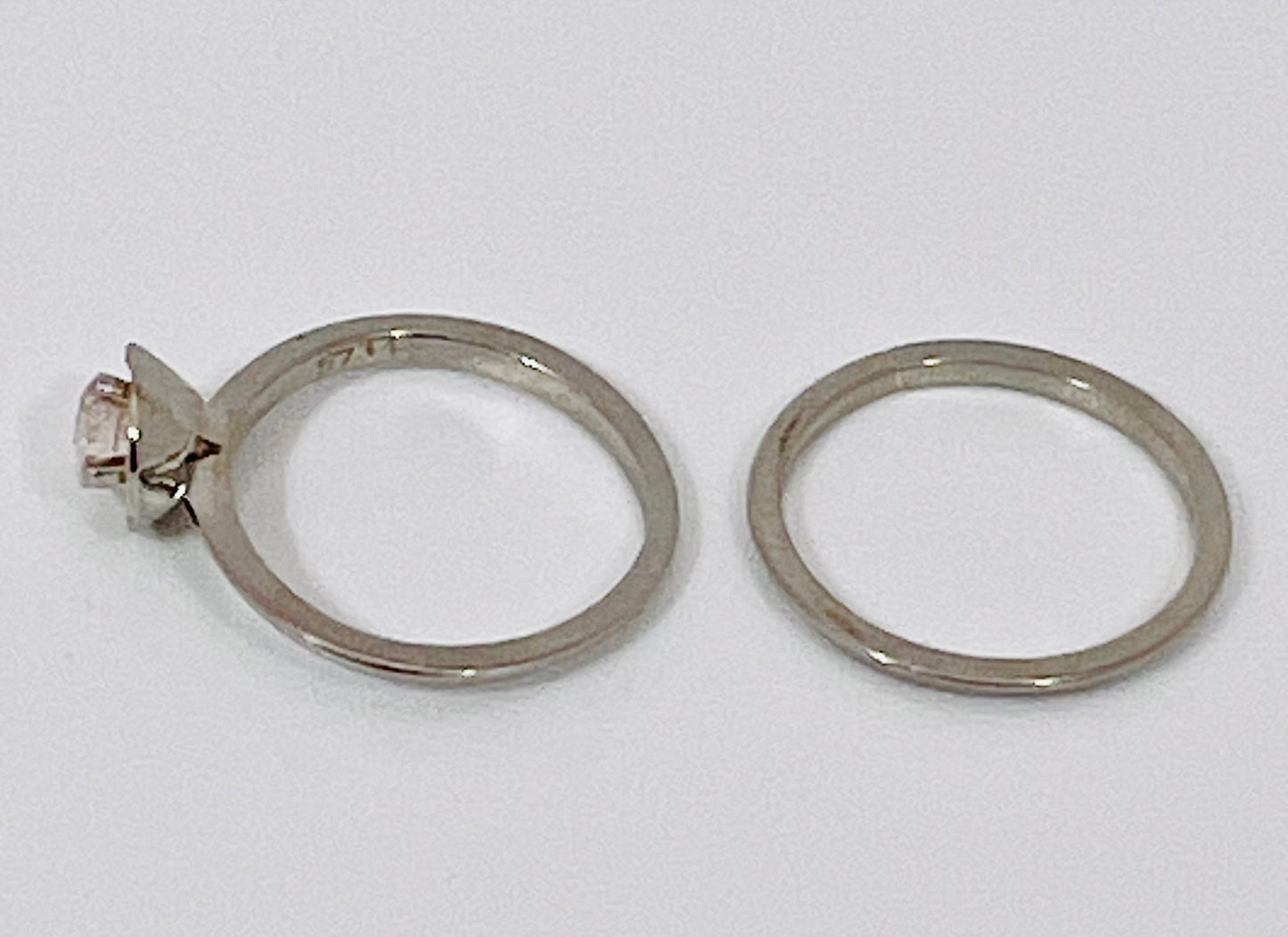 18k White Gold Round Cut 33pt Diamond Solitaire Ring Set