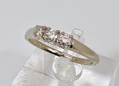14k White Gold Round Cut 21pt Diamond Trinity Ring