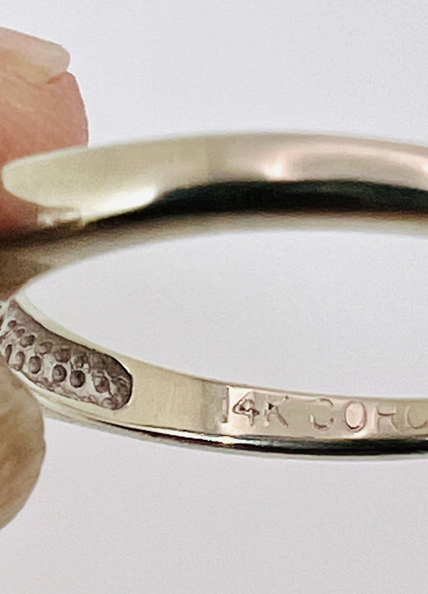 14k White Gold Round Cut 21pt Diamond Trinity Ring