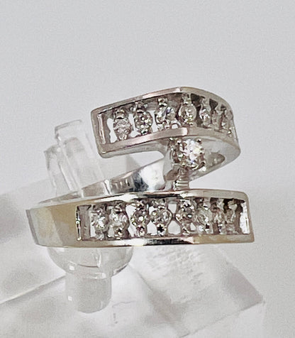 14k White Gold Round Cut 28pt Diamond Accent Ring