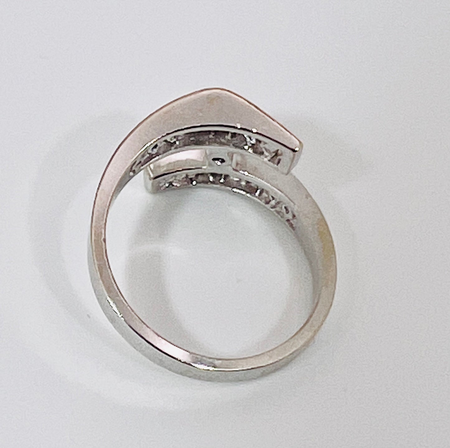 14k White Gold Round Cut 28pt Diamond Accent Ring