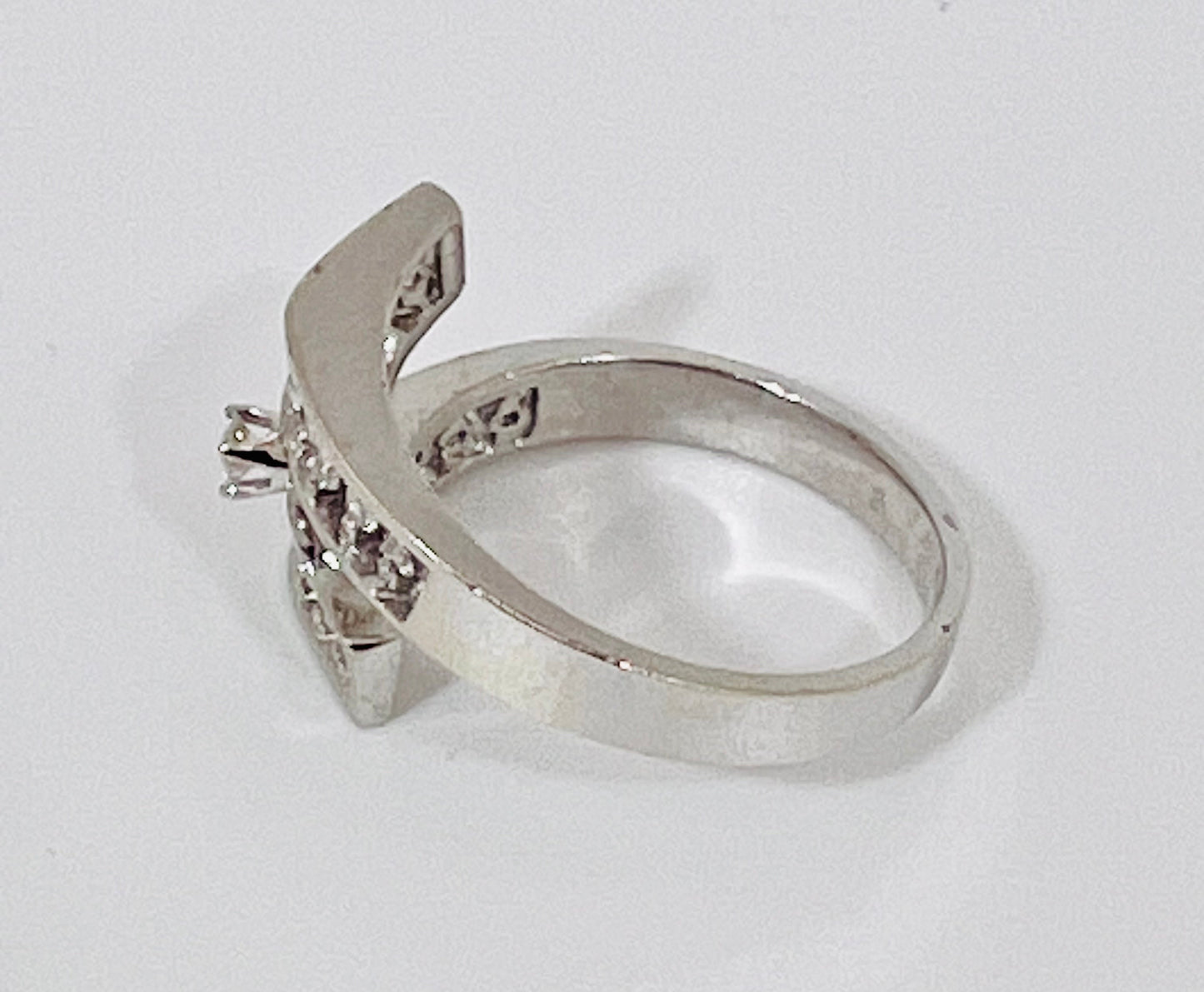 14k White Gold Round Cut 28pt Diamond Accent Ring