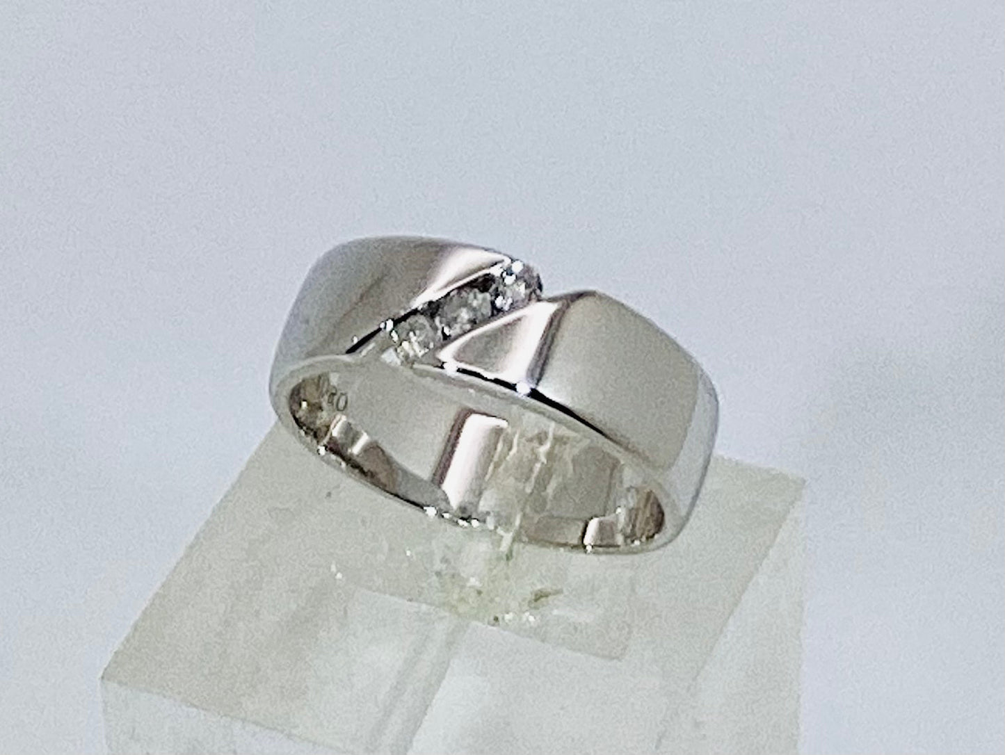 14k White Gold Brilliant Cut 15pt Diamond Band Ring