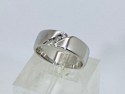 14k White Gold Brilliant Cut 15pt Diamond Band Ring