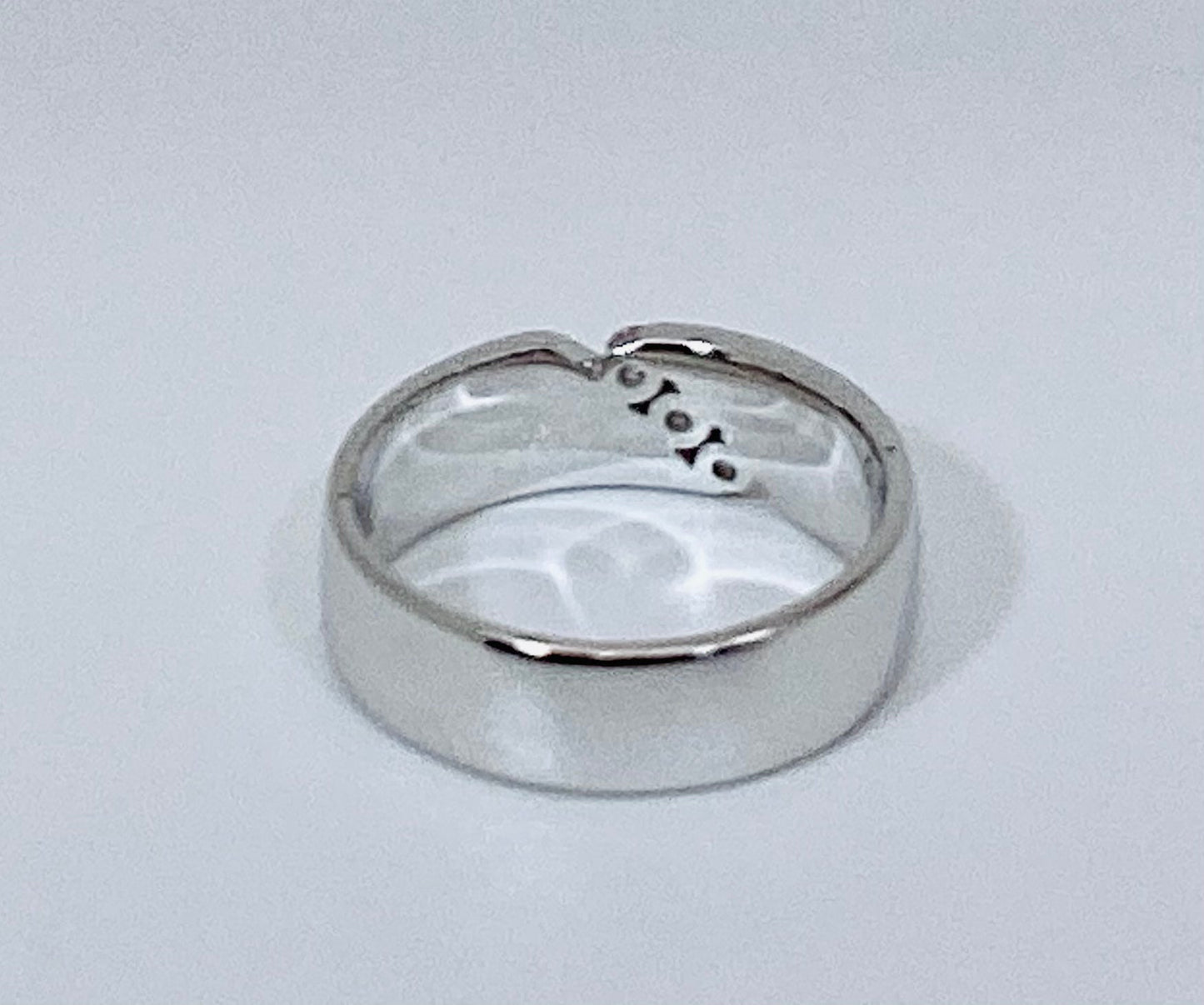14k White Gold Brilliant Cut 15pt Diamond Band Ring
