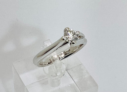 18k White Gold Round Cut 47pt VVS Diamond Solitaire Ring