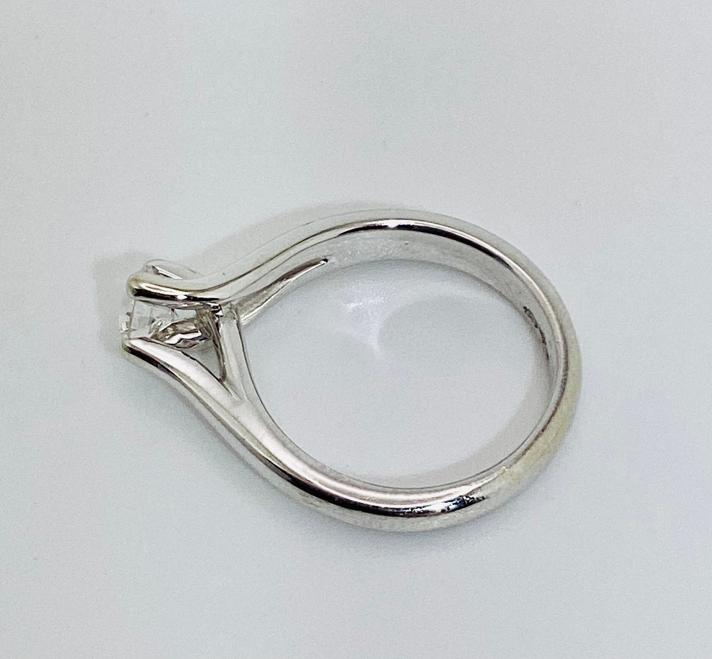 18k White Gold Round Cut 47pt VVS Diamond Solitaire Ring