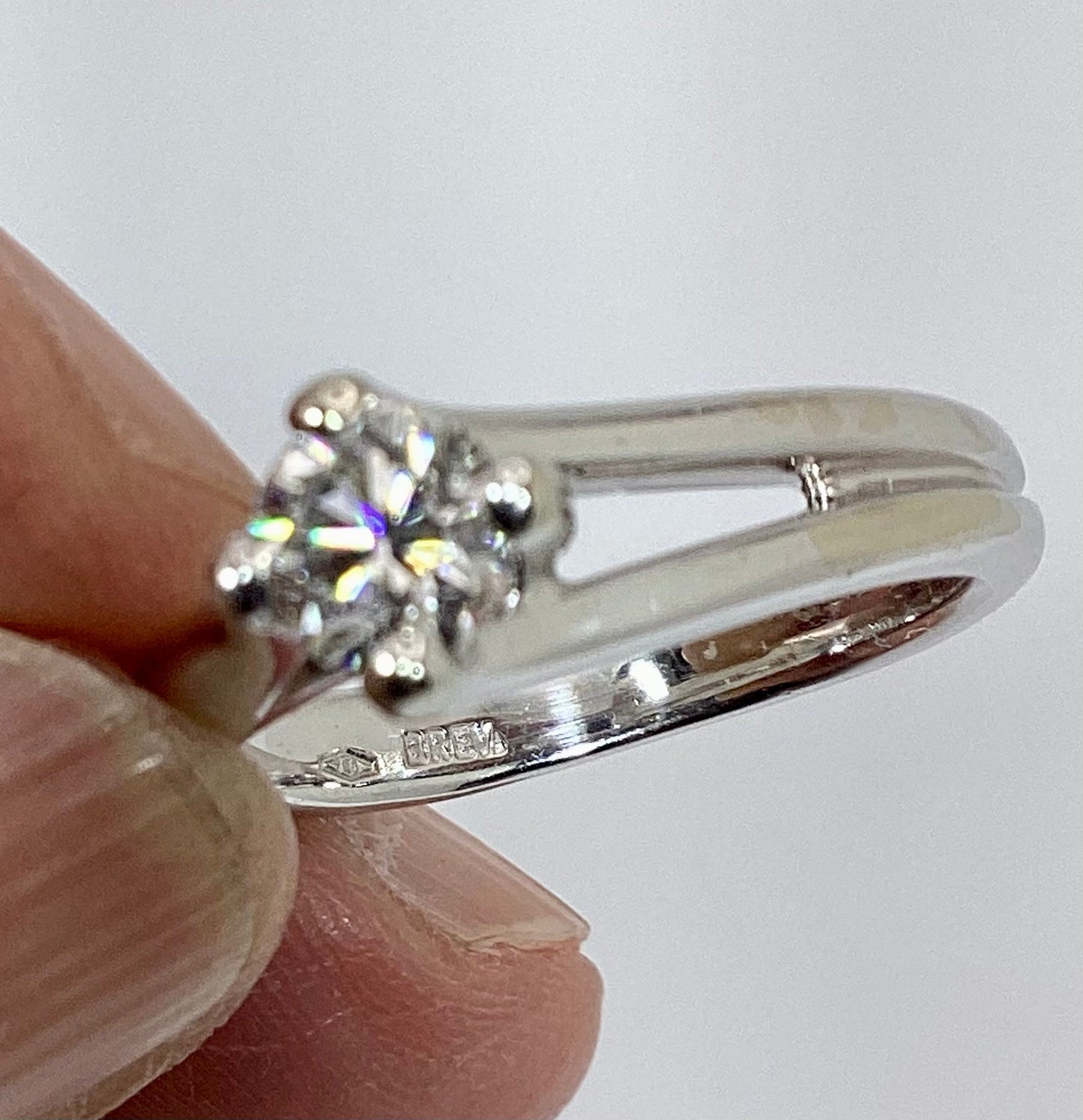 18k White Gold Round Cut 47pt VVS Diamond Solitaire Ring