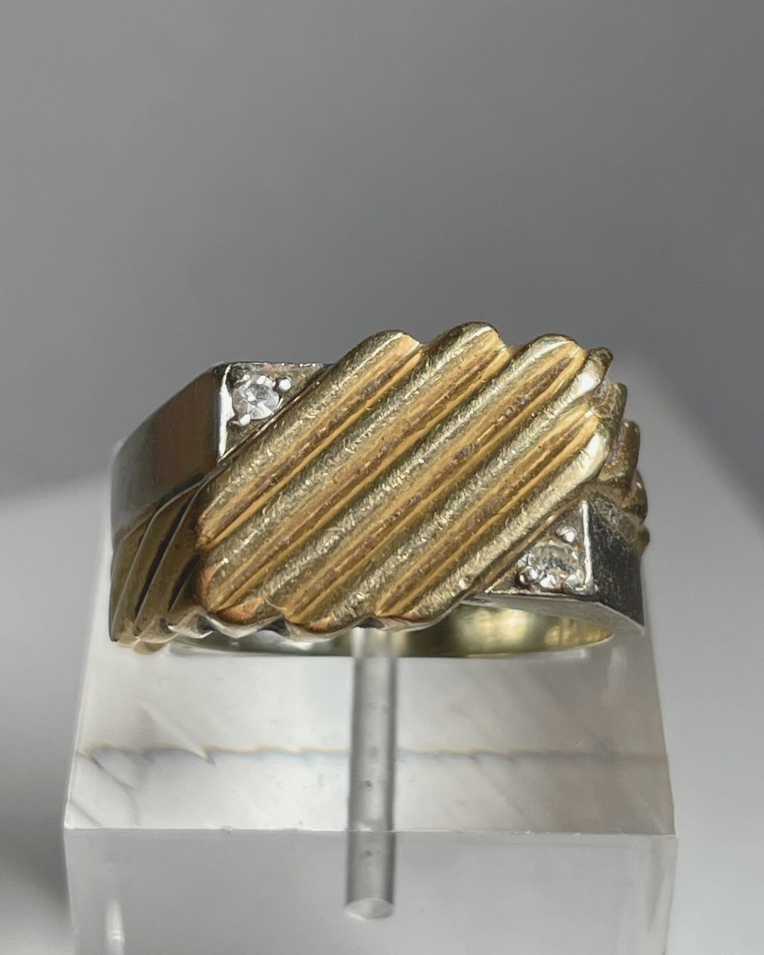 10k Gold Fluted/Ribbed Diagonal Line Diamond Ring