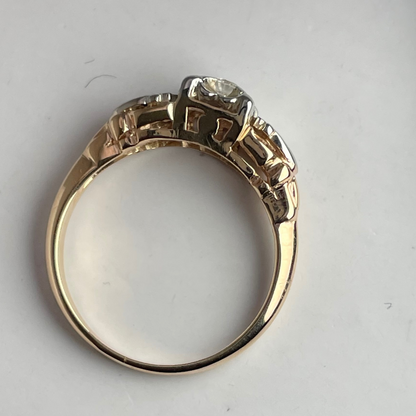 14k-18k Yellow & White Gold Round Cut 0.06ct Diamond Solitaire Ring
