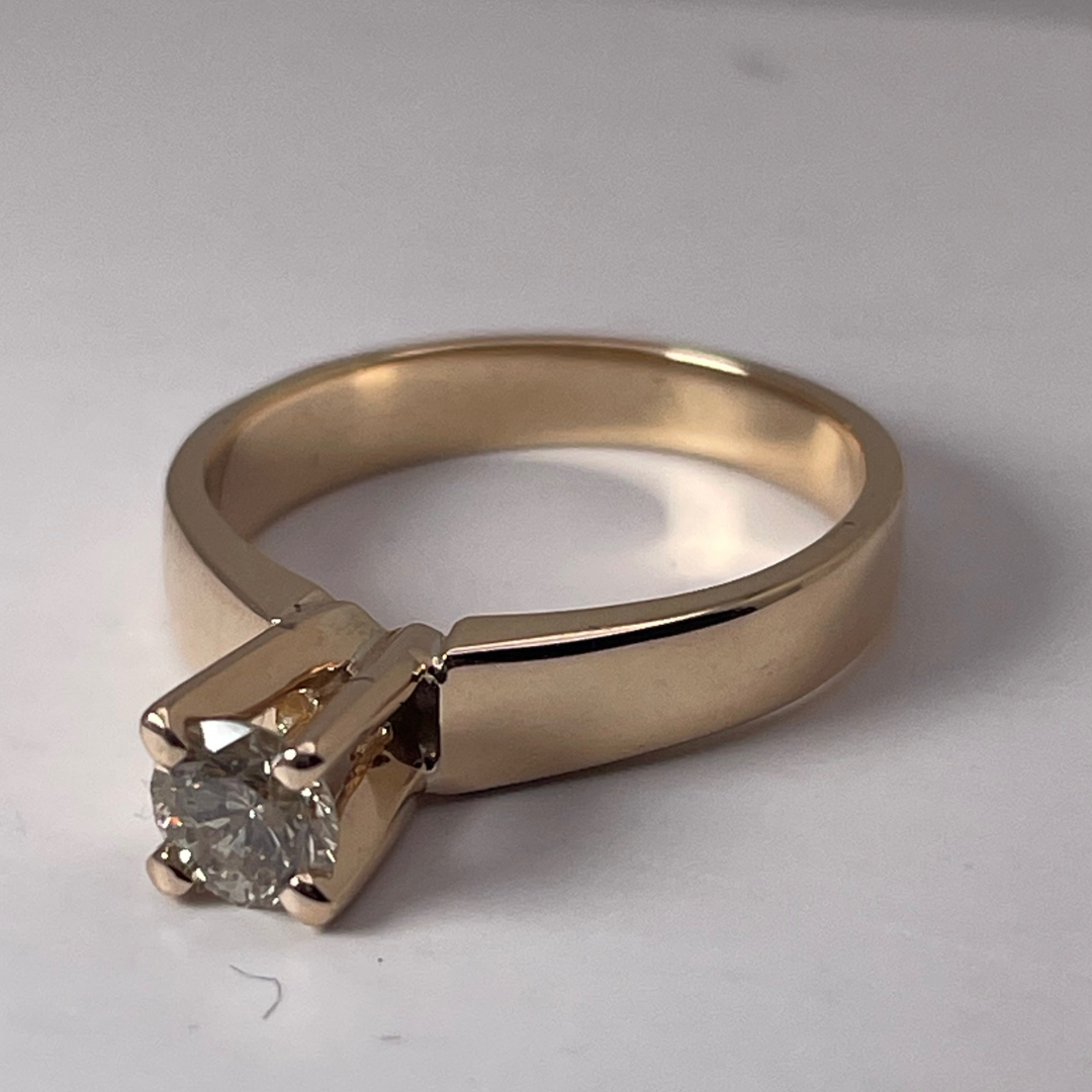 14k Yellow Gold Brilliant Cut 35pt Diamond Solitaire Ring