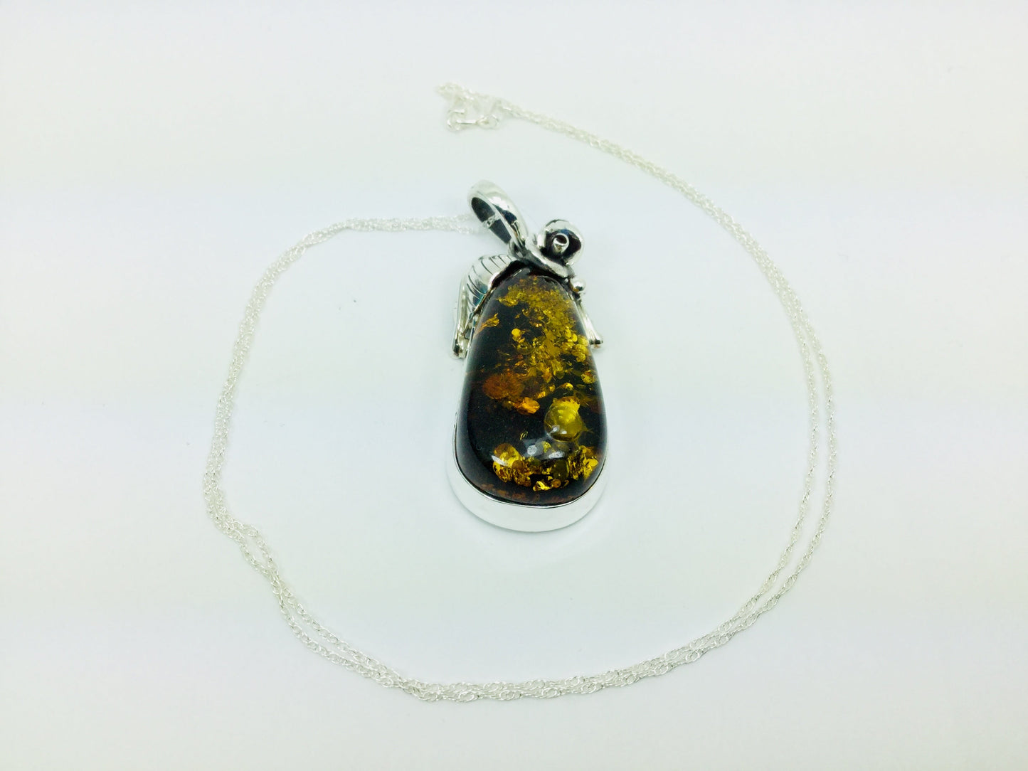 Sterling Silver Green Amber Pendent and Chain Necklace