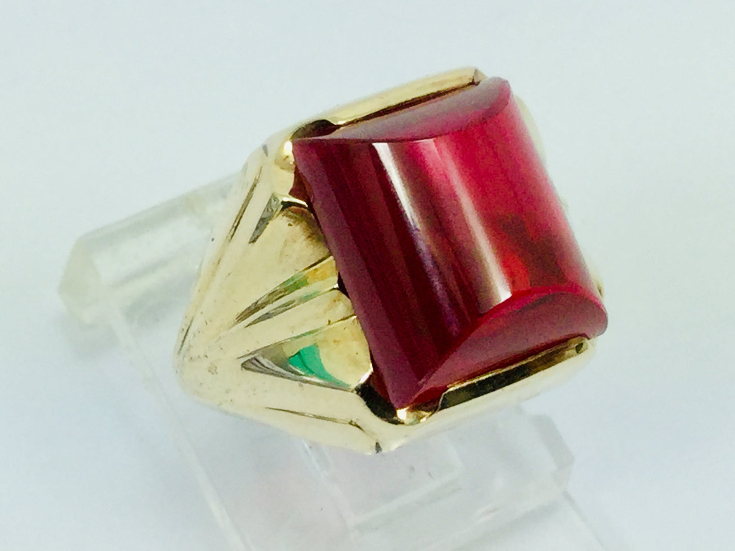 10k Yellow Gold Garnet January Birthstone Ring***