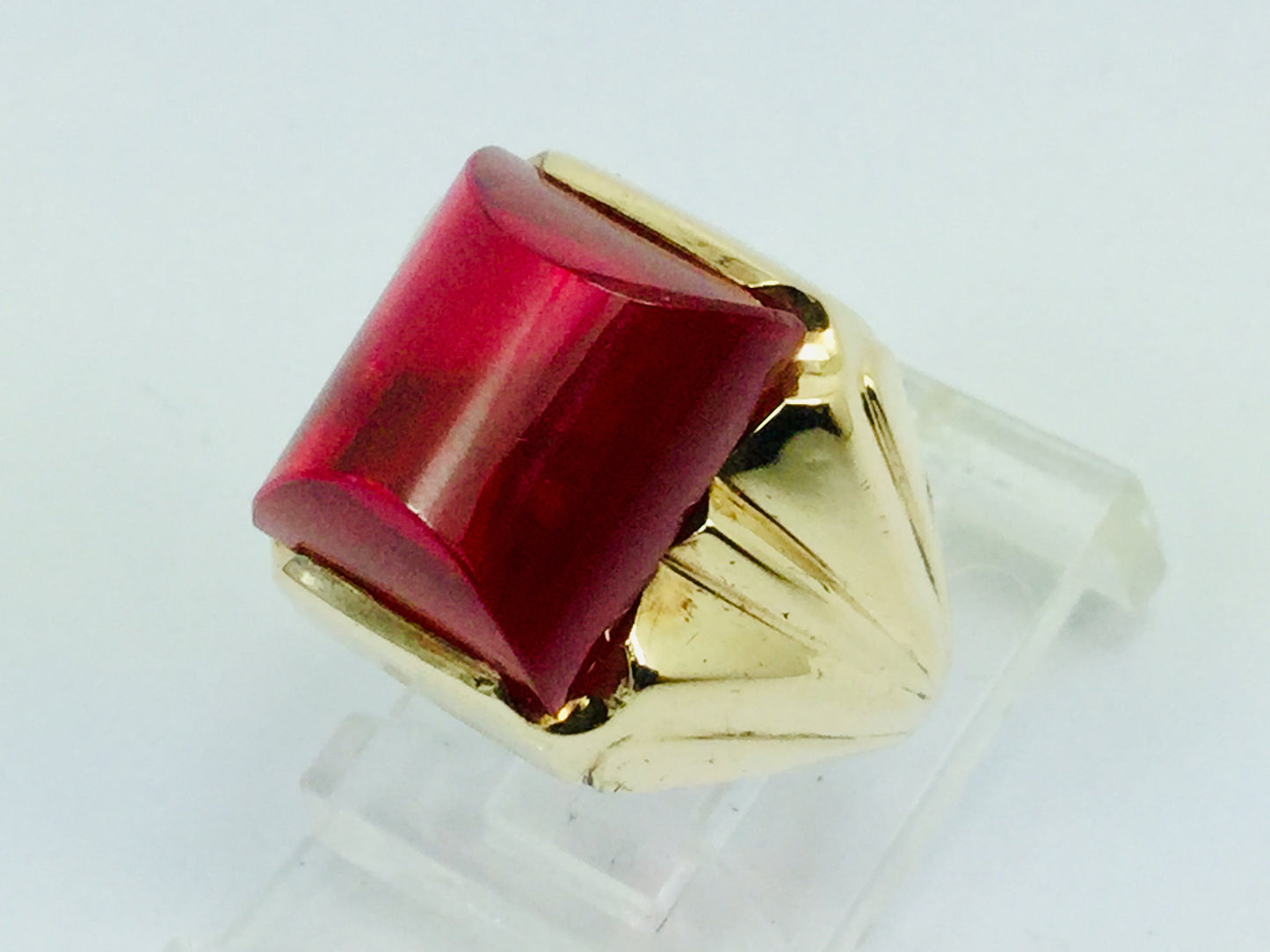 10k Yellow Gold Garnet January Birthstone Ring***