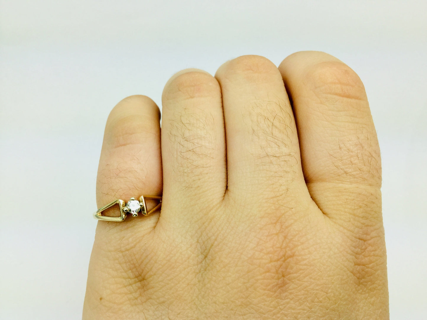14k Yellow Gold Round Cut 14pt Diamond Ring