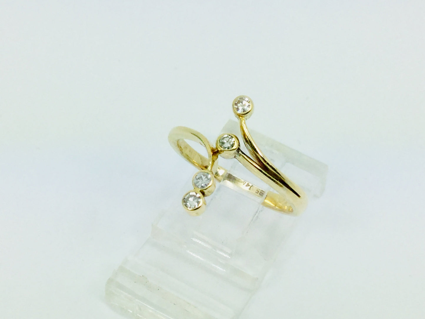 14k Yellow Gold Round Cut 16pt Diamond Ring