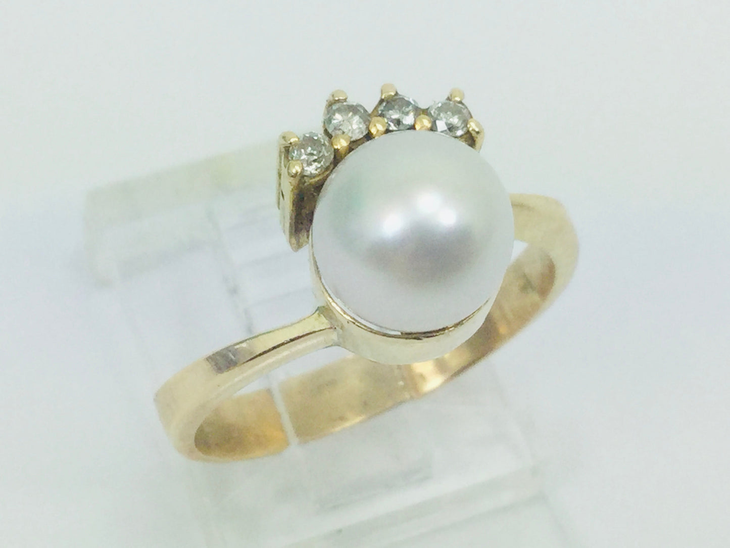 14k Yellow Gold Genuine Pearl June Birthstone & Diamond Ring